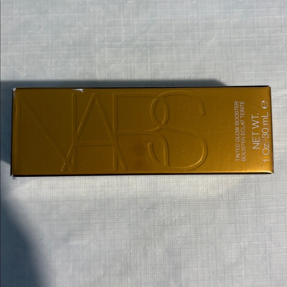 NARS Radiant Booster in dark Barbuda